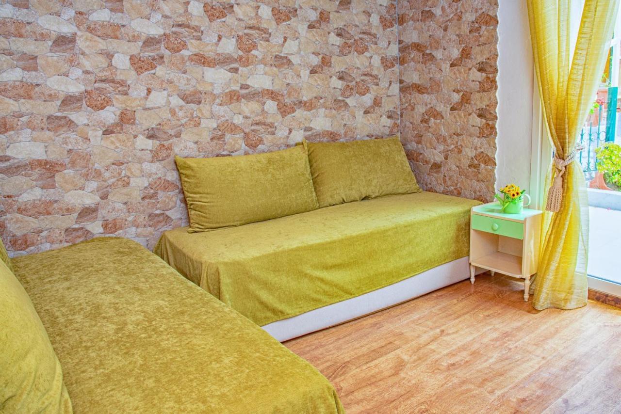 Aliki Apartments ปาเลโอกัสไตรซา ภายนอก รูปภาพ