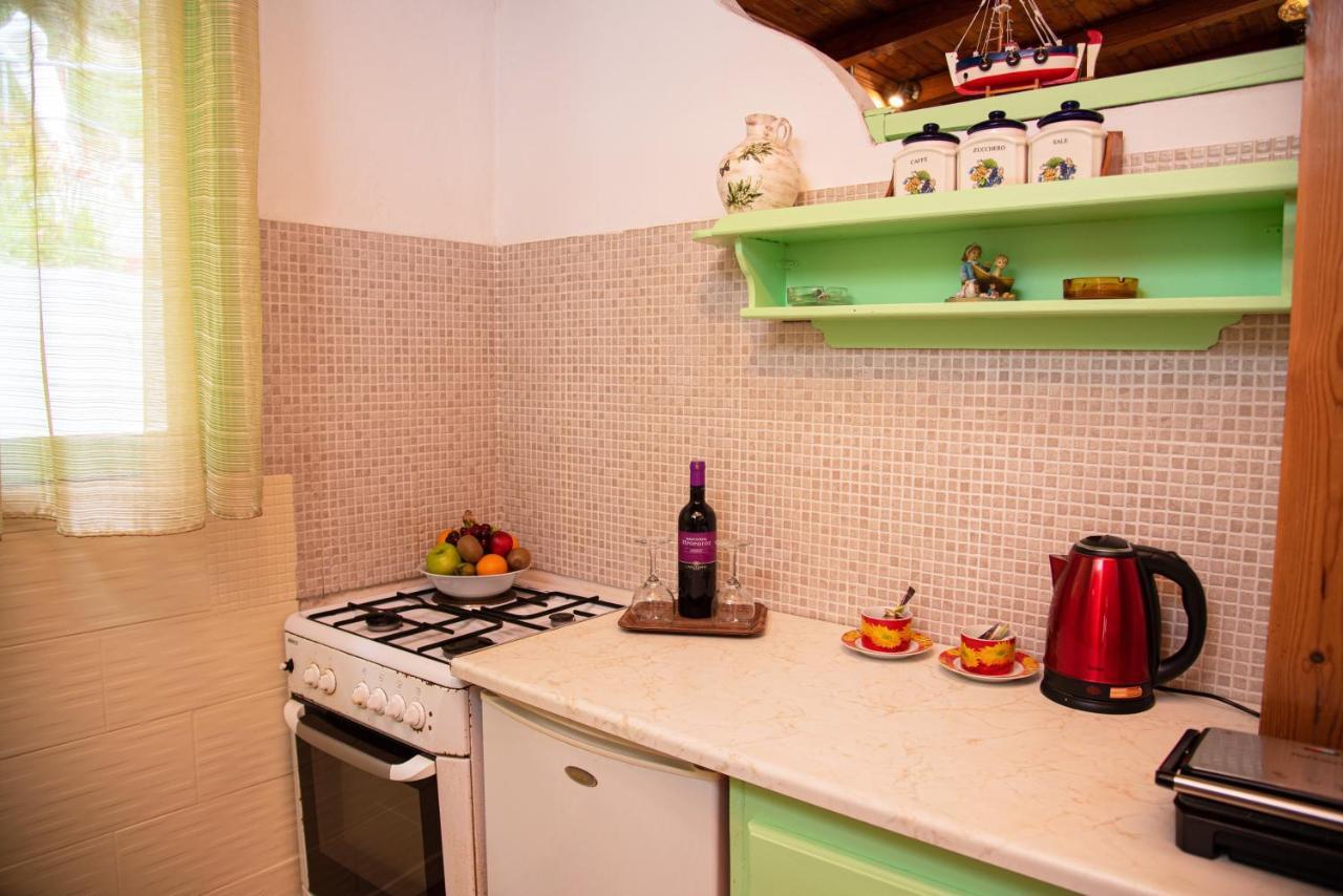 Aliki Apartments ปาเลโอกัสไตรซา ภายนอก รูปภาพ